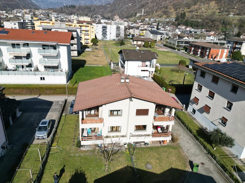 Villetta libera tre lati con terreno a Biasca (13)