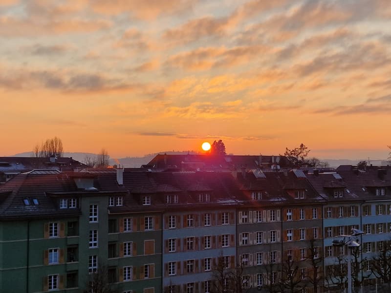 Attraktive & grosszügige Dachwohnung mit Terrasse im Breitsch (1)