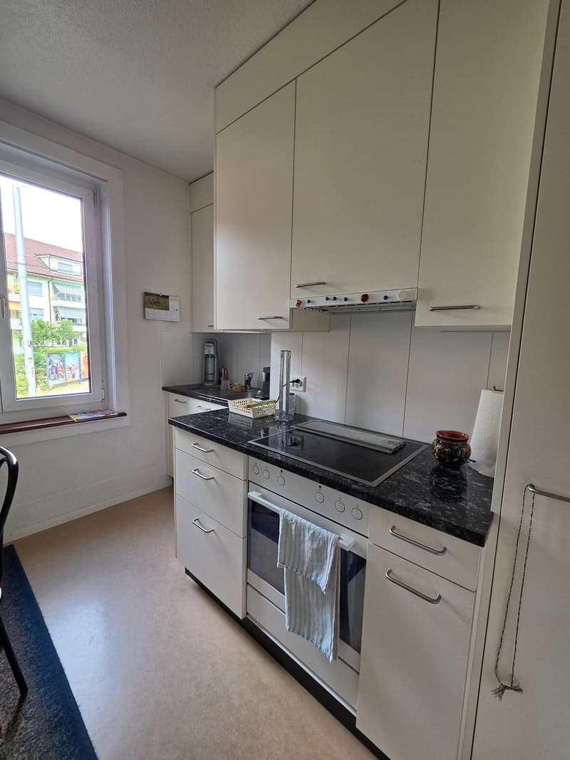 Gemütliche 3-Zimmer-Wohnung mit Balkon in Bern-Büмpliz (3)