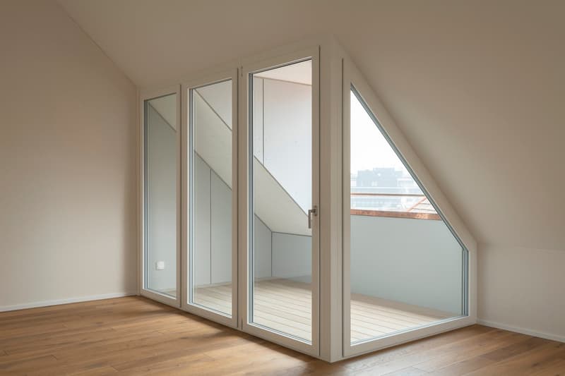 Helle 2.5-Zimmer-Dachwohnung mit Galerie beim Eigerplatz (3)