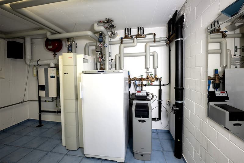 Modernes 5.5-Zimmer-Einfamilienhaus mit Pool und Traumaussicht in Wohlen (26)