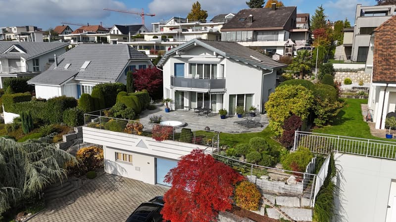 Modernes 5.5-Zimmer-Einfamilienhaus mit Pool und Traumaussicht in Wohlen (2)