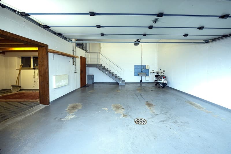 Modernes 5.5-Zimmer-Einfamilienhaus mit Pool und Traumaussicht in Wohlen (32)
