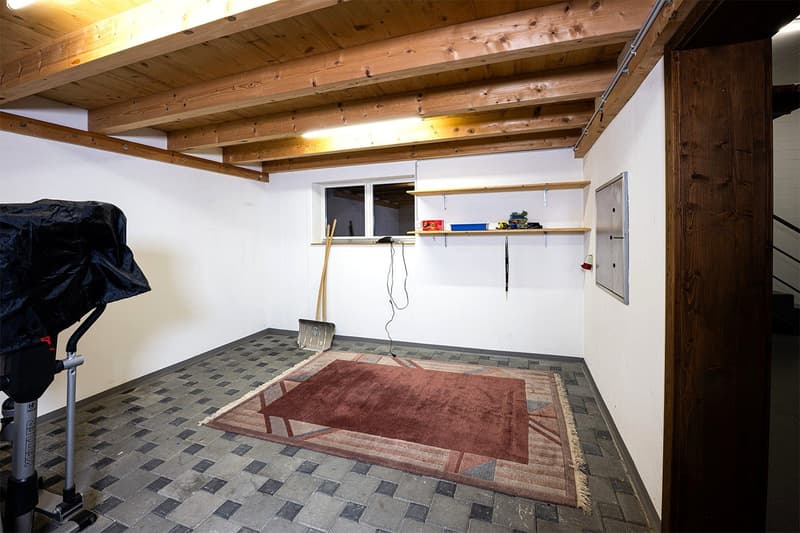 Modernes 5.5-Zimmer-Einfamilienhaus mit Pool und Traumaussicht in Wohlen (31)