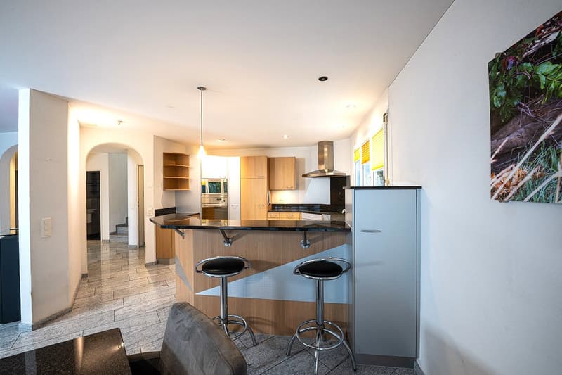 Modernes 5.5-Zimmer-Einfamilienhaus mit Pool und Traumaussicht in Wohlen (9)