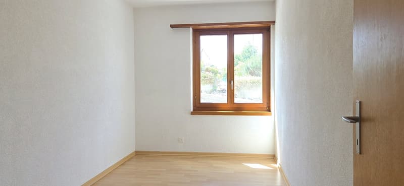Charmante 4.5-Zimmer-Wohnung mit Garten und Kamin in Muhen (7)