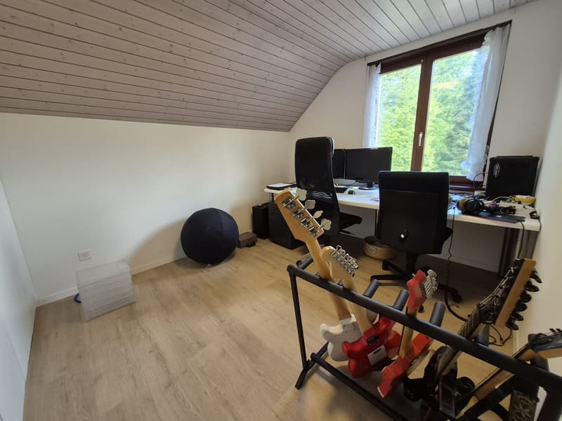 Charmantes 5-Zimmer-Einfamilienhaus zur Miete in Muhen (9)