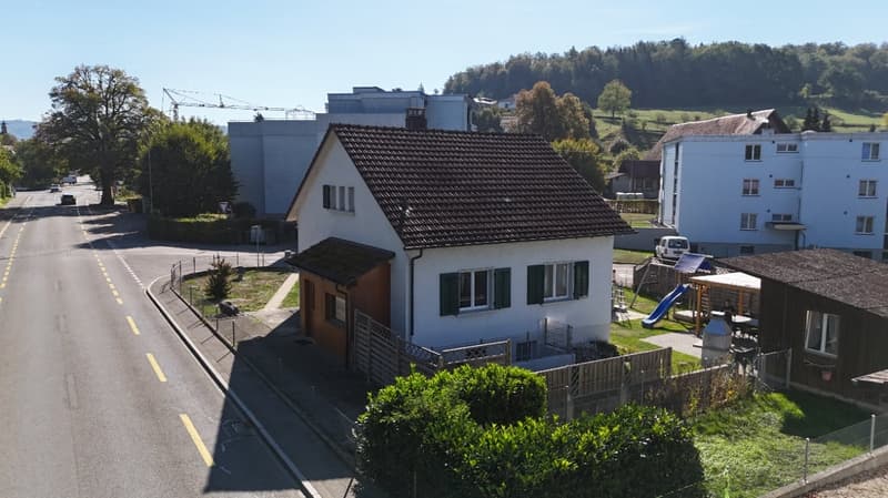 gepflegtes Einfamilienhaus mit grossem Garten in Holziken (23)