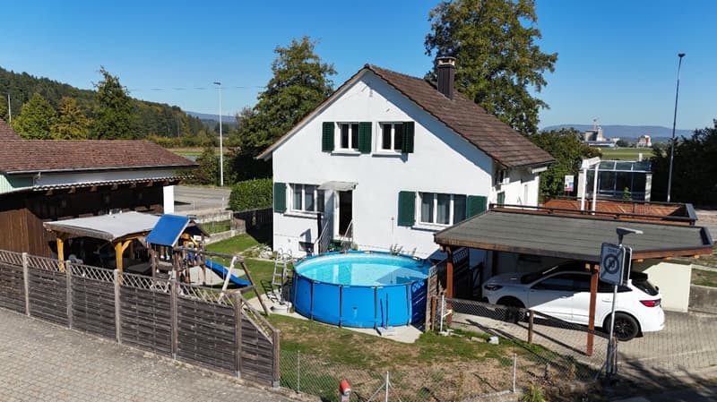gepflegtes Einfamilienhaus mit grossem Garten in Holziken (3)