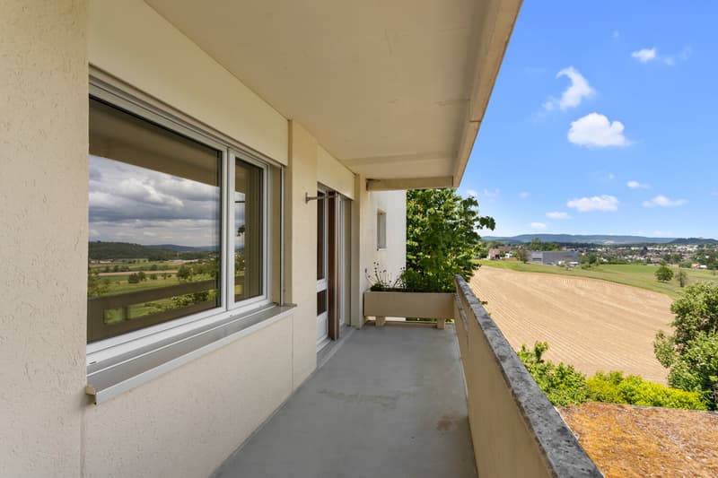 Grosser Balkon mit schöner Aussicht