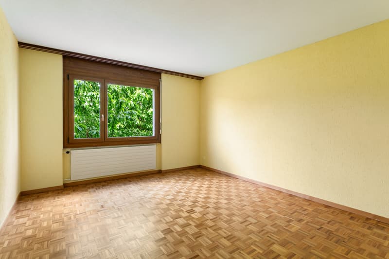 Helle Zimmer mit Aussicht ins Grüne