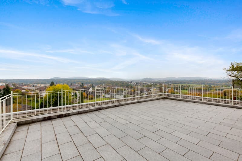Riesige Terrassenflächen mit exklusiver Panoramasicht