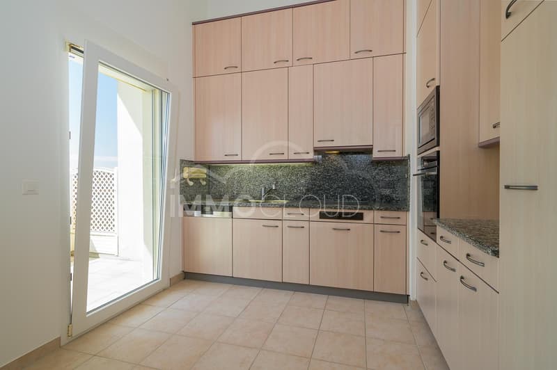 Appartement lumineux au dernier étage ! (6)
