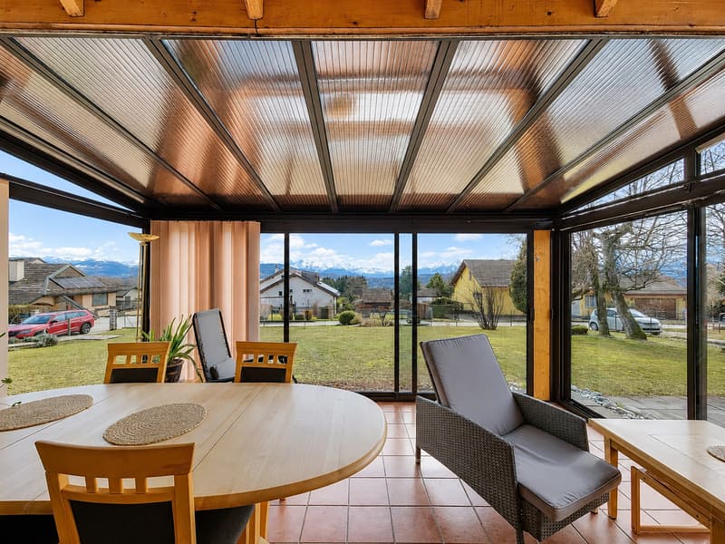 Une propriété au calme avec vue sur les Alpes (4)