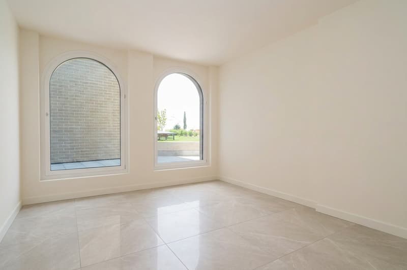 Surface professionnelle d'exception de 124 m² dans un quartier neuf et dynamique (3)