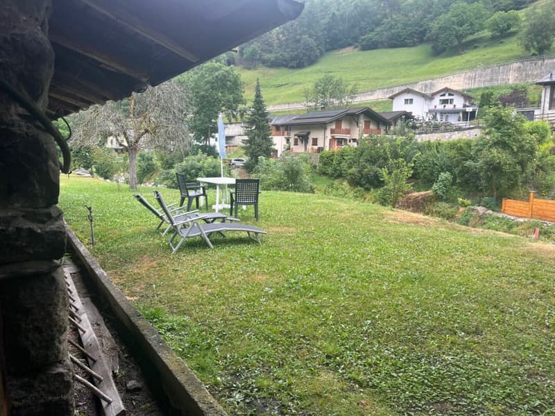 Au coeur du village d'Orsières, maison et grange à rénover avec belle surface extèrieure (10)