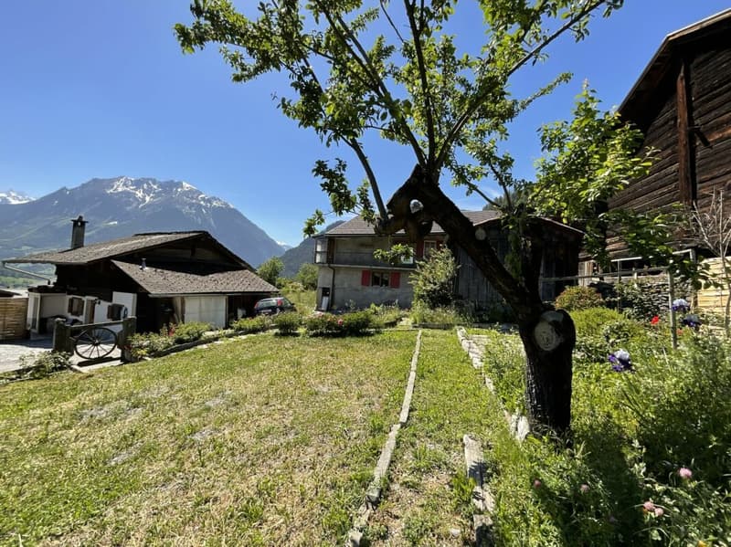 Appartement et terrain à vendre dans le village de Vollèges (2)