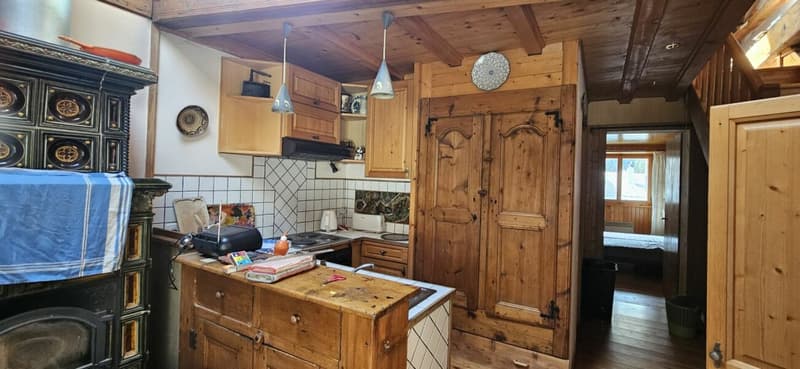 Maison à vendre au coeur du village de Bourg Saint Pierre (5)