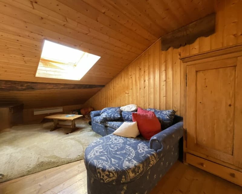 Maison à vendre au coeur du village de Bourg Saint Pierre (16)
