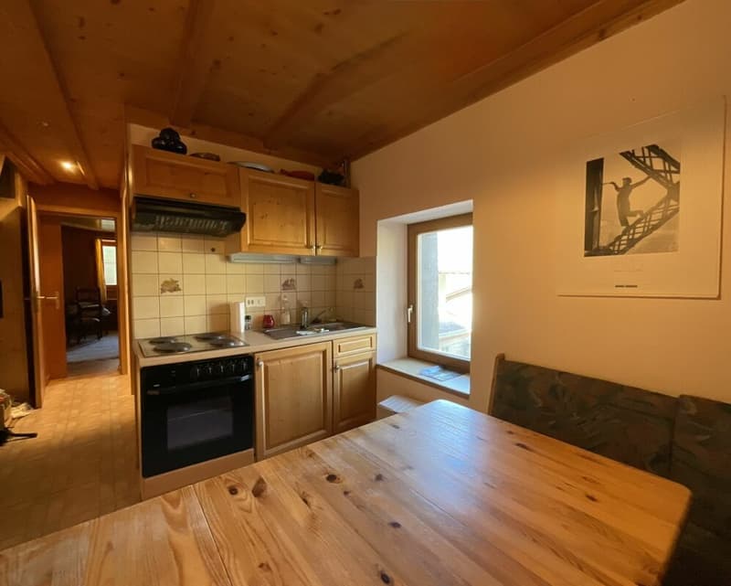 Maison à vendre au coeur du village de Bourg Saint Pierre (11)