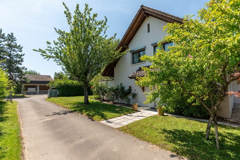 Une vue de rêve - spacieuse villa familiale face au lac de Neuchâtel (4)