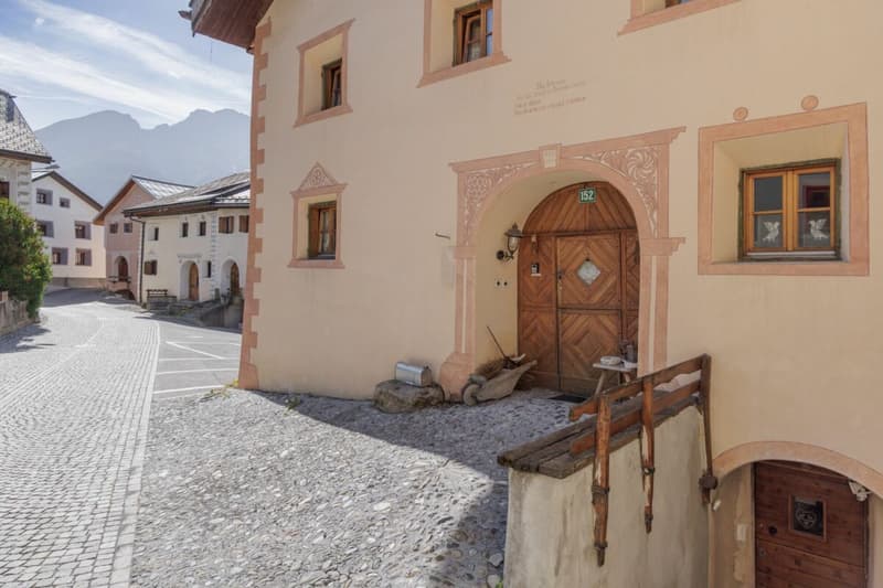Engadinerhaus mit ursprünglichem Charme im Herzen von Sent (1)