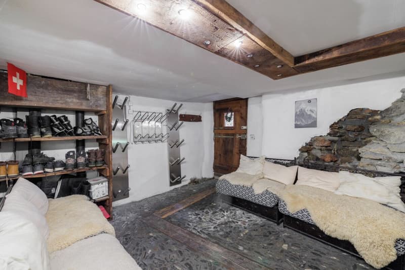 Engadinerhaus mit ursprünglichem Charme im Herzen von Sent (15)