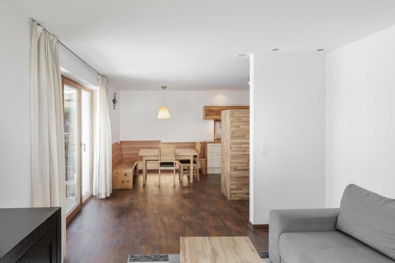 Ferienwohnung mit Sitzplatz in Gehdistanz zum Skigebiet Samnaun/Ischgl (2)