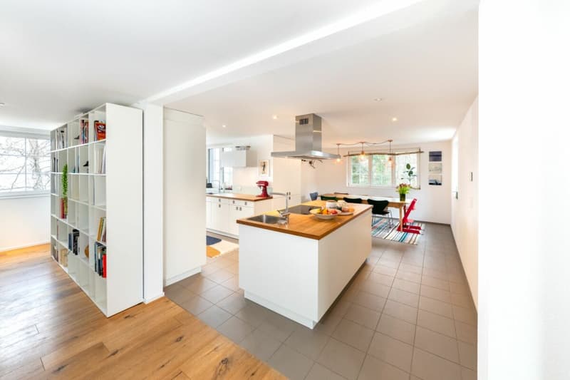 Wunderschönes, modern ausgebautes  Einfamilienhaus mit absoluter Privatsphäre und Seesicht (3)