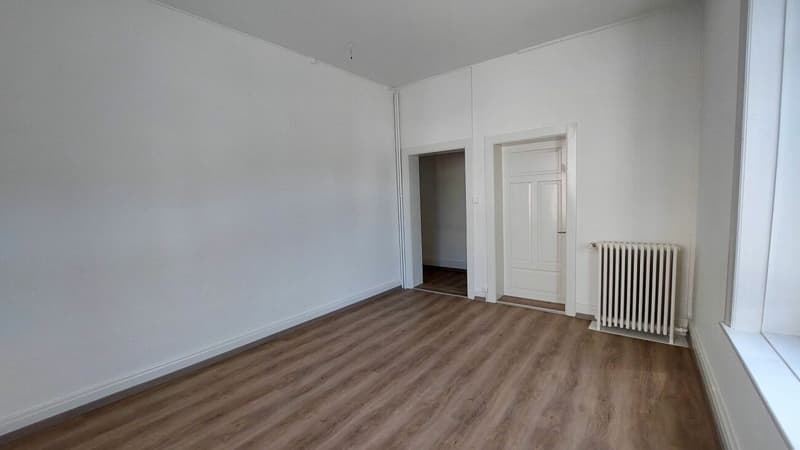 Charmante Altbauwohnung mit Wintergarten an zentraler Lage (9)
