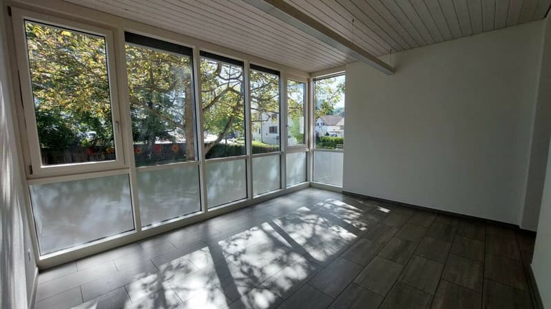 Charmante Altbauwohnung mit Wintergarten an zentraler Lage (6)