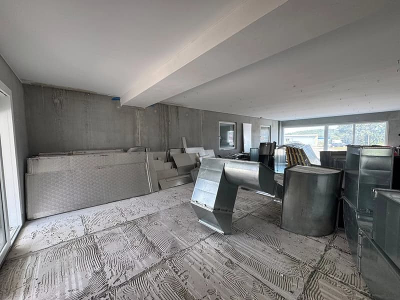 À louer ? Surface administrative neuve de 145.8 m² (2)