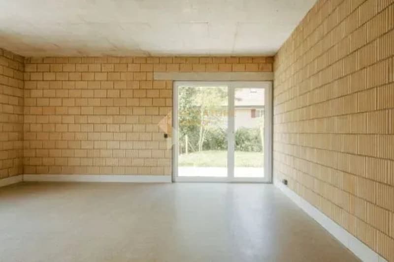 A LOUER - Superbe appartement 2.5 pièces de 73 m² , séjour de 3m de hauteur? lumineux et parfaitement accessible, avec jardin (1)