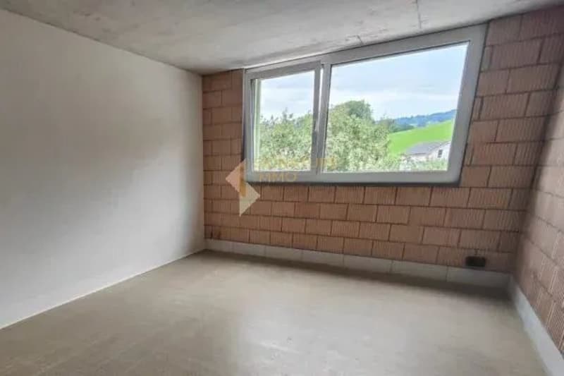 A LOUER - Superbe appartement 2.5 pièces de 73 m² , séjour de 3m de hauteur? lumineux et parfaitement accessible, avec jardin (4)