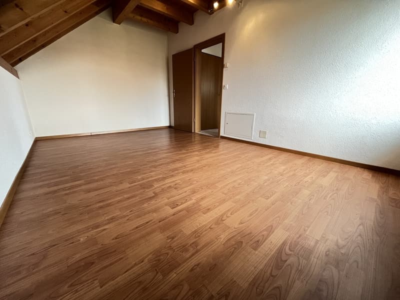 Hell 3-room duplex attic apartment with new kitchen and sauna for rent (6)