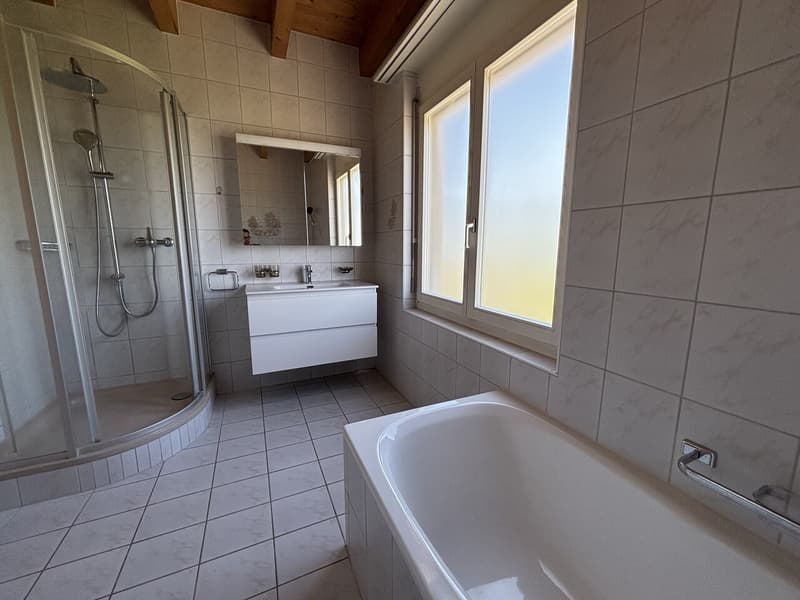 Hell 3-room duplex attic apartment with new kitchen and sauna for rent (8)