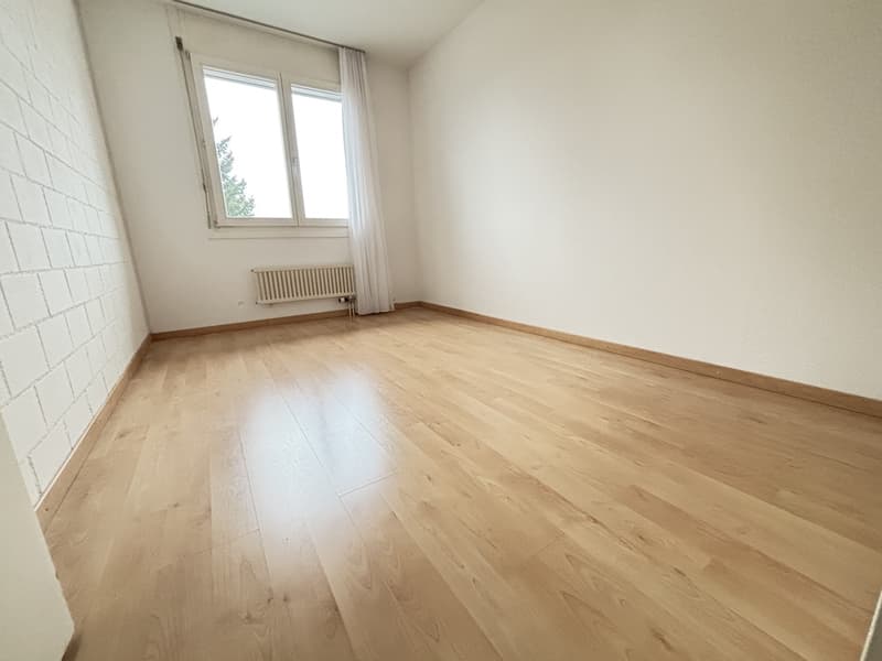 Modernes 5½-Zimmer Reihen-Einfamilienhaus mit Garten in Büren a. Aare zu vermieten (9)