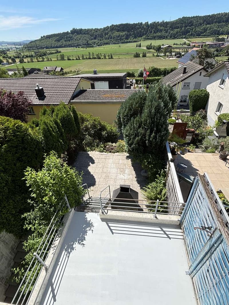 Modernes, frisch renoviertes 4½-Zimmer-Reihenfamilienhaus mit Garten in Pieterlen zu vermieten (18)