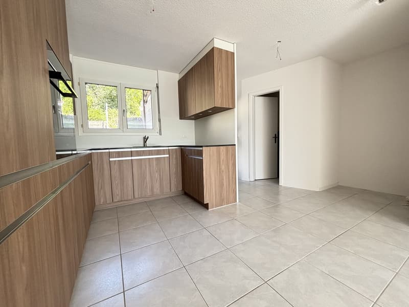 Modernes, frisch renoviertes 4½-Zimmer-Reihenfamilienhaus mit Garten in Pieterlen zu vermieten (2)