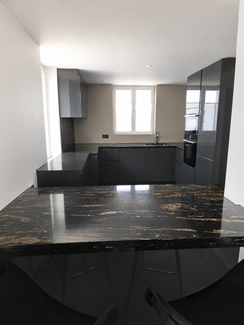 Grosszügige 5-Zimmer-Maisonettewohnung mit Garten und traumhafter Seesicht (2)