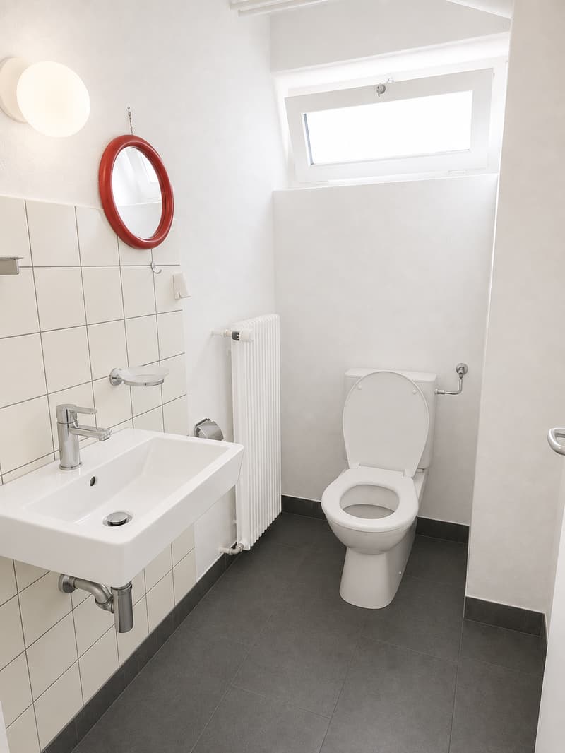 Helles 2-Zimmer-Büro mit Lagerraum an zentraler Lage in Lyss zu vermieten (6)