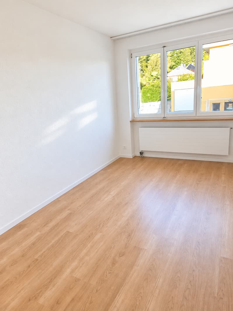 Grosszügiges Einfamilienhaus mit Wintergarten und Garten in Brügg zu vermieten (42)