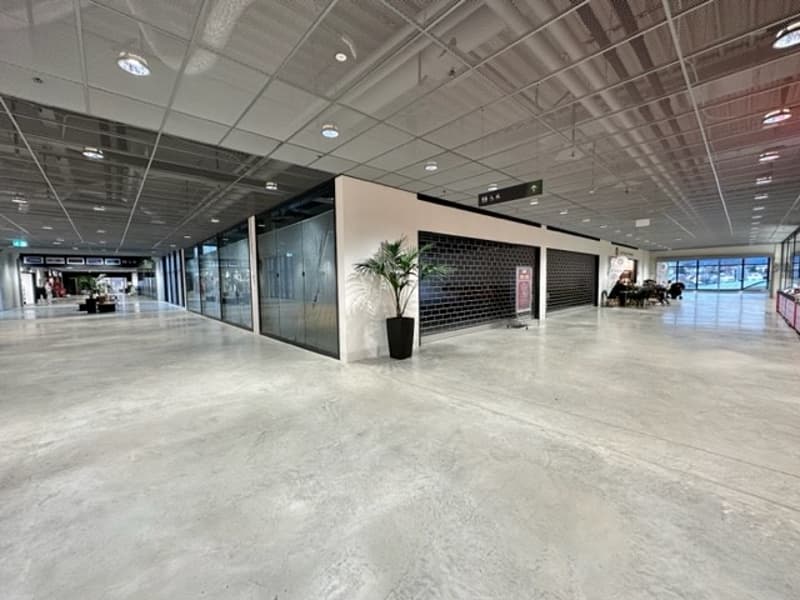 Retailfläche direkt vis à vis Müller (3)