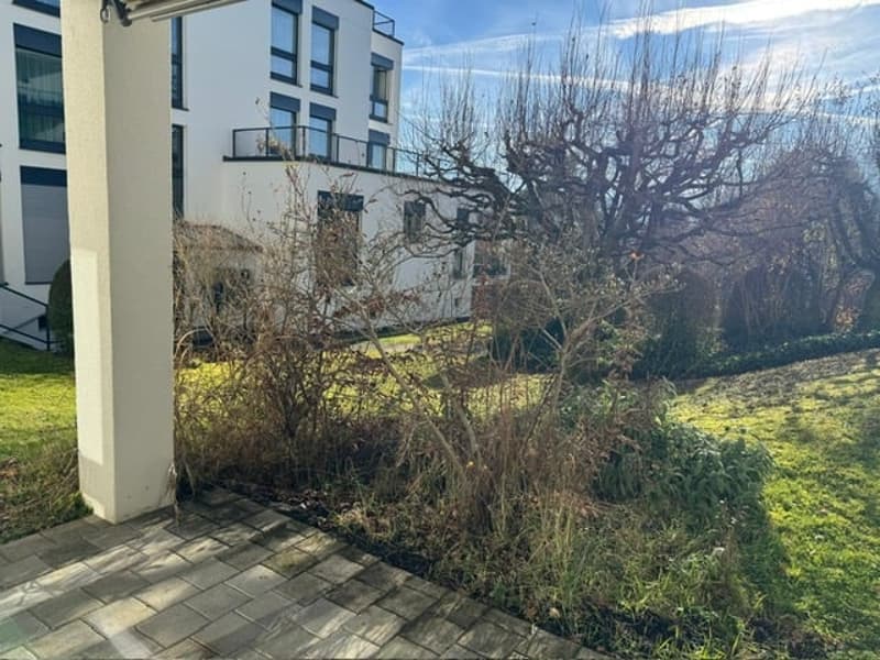 Stilvoll und hochwertig renovierte Gartenwohnung an ruhiger Lage (2)