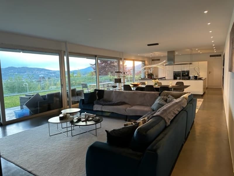 «Villa di prestigio, con piscina salata e vista aperta» (6)