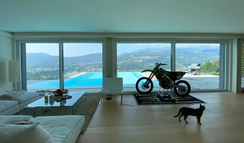 Lussuoso Appartamento Duplex, vista lago 180 gradi con Inifity Pool (8)