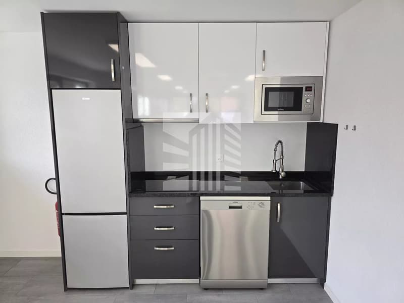Local moderne de 70 m² avec cuisine équipée et parking (6)