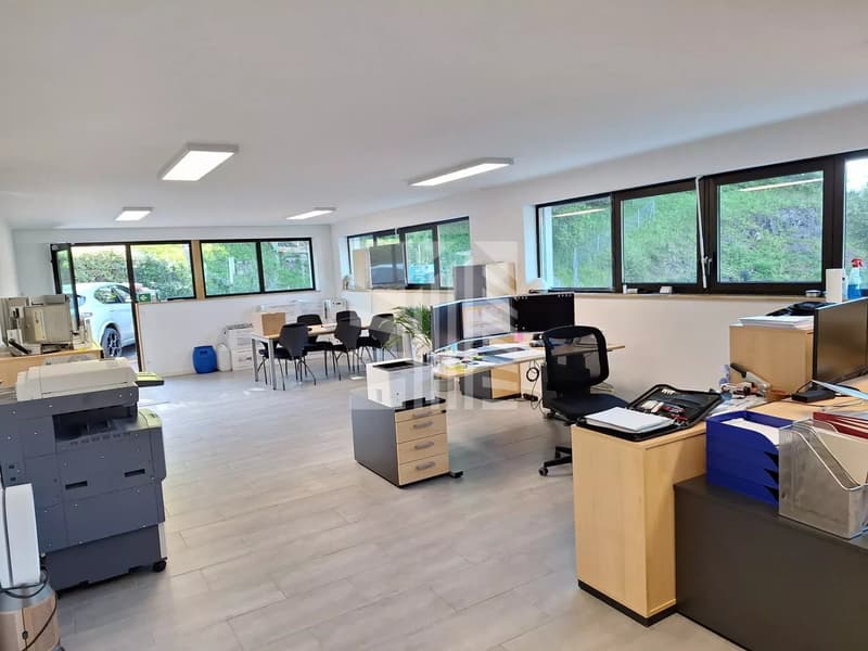 Local moderne de 70 m² avec cuisine équipée et parking (4)