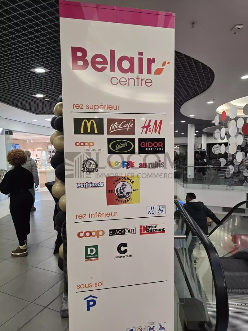 Superbe arcade dans le centre commercial Belair (9)