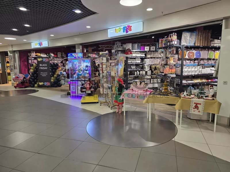 Superbe arcade dans le centre commercial Belair (2)